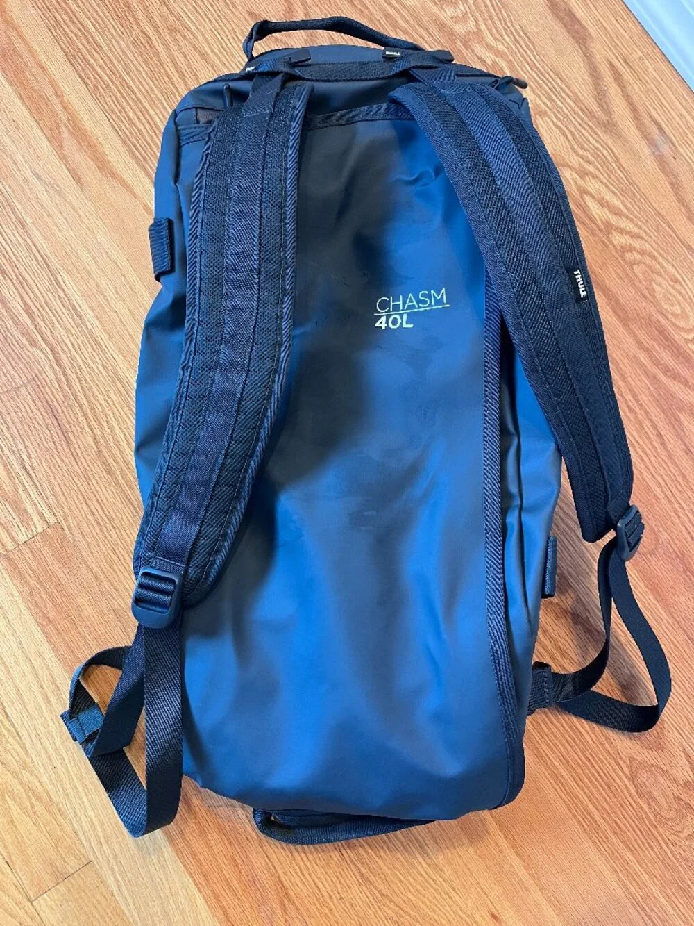 BRAND NEW Thule Chasm 40L Duffel Bag / Backpack / Black